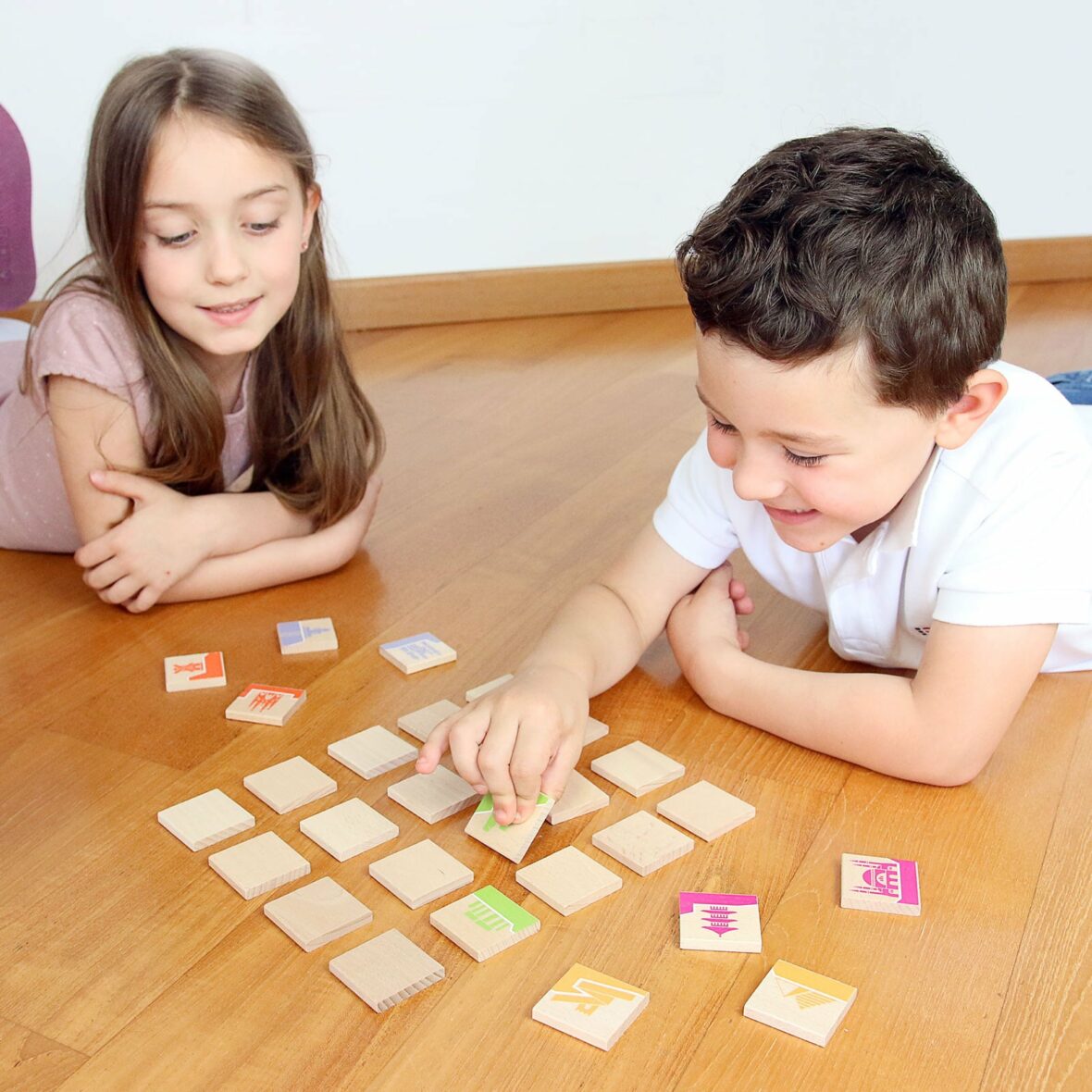 World Dominoes, joc de domino si memorie, Milaniwood copii 2