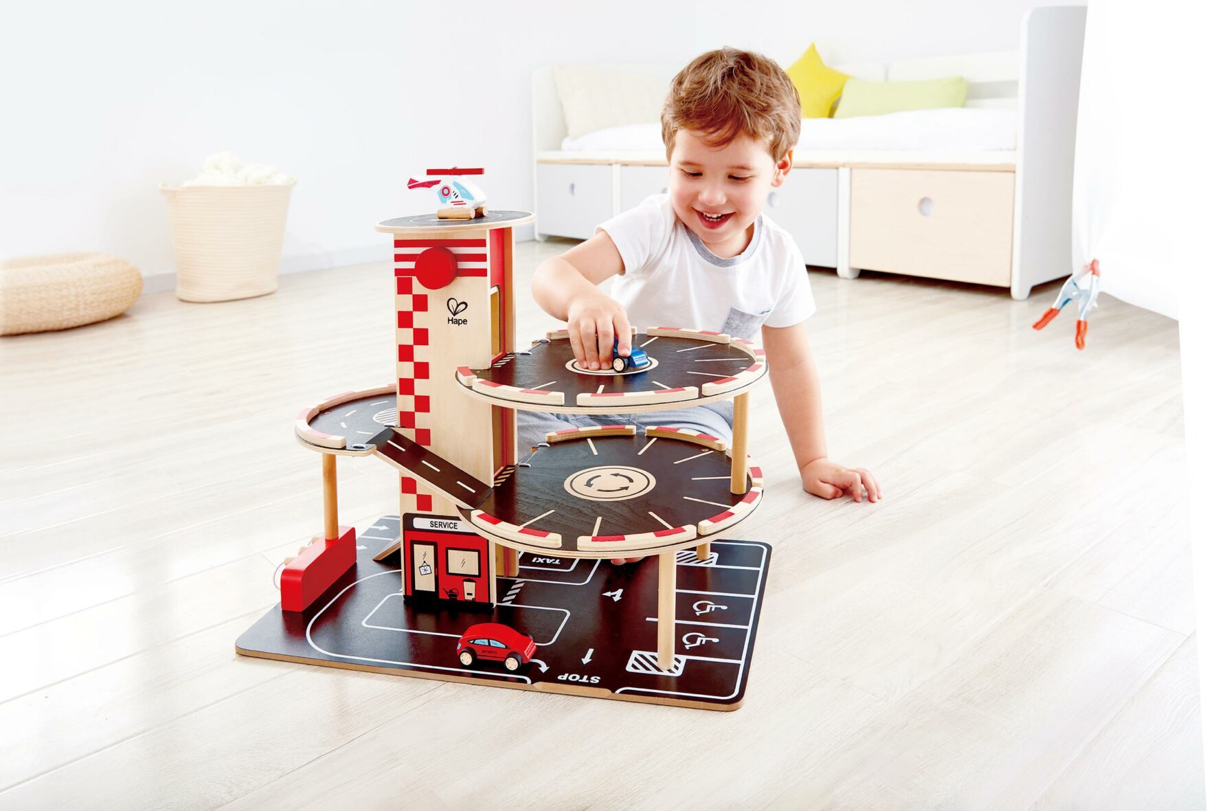 E3002-Park-and-Go-Garage-_CHILD