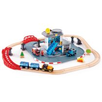Set trenulet din lemn si servicii de urgenta, 55 piese, Hape